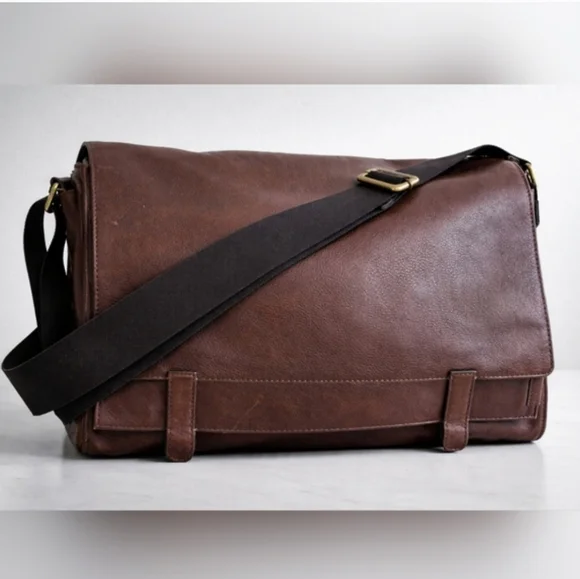 🛑SOLD🛑tg Fossil Unisex Brown Leather Messenger Bag Laptop Crossbody Work Bag. - Picture 1 of 14